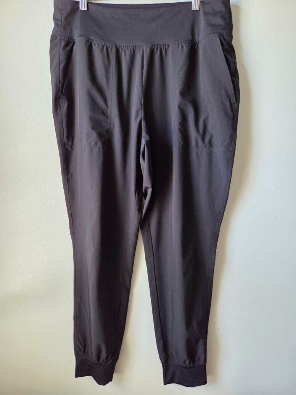 EUC DSG BLACK SOFT JOGGER PANTS SIZE L